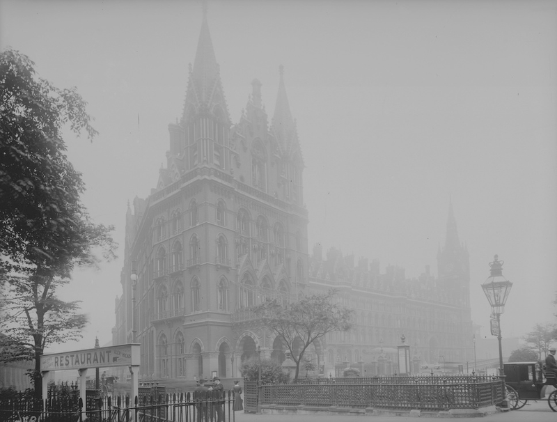Illustration for article titled Brooding Photos Of the Deadly “London Fog”